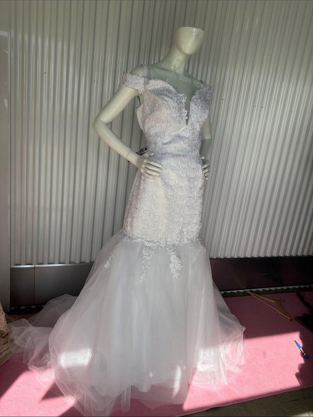 Hebeos White Lace Mermaid Style Wedding Dress with Shoulder Straps | XL (~14-16)